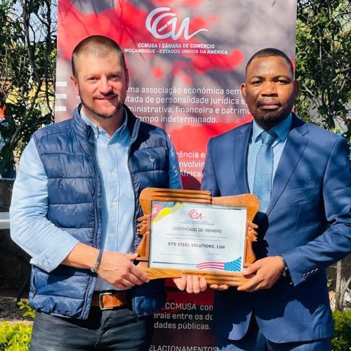 Sénior Trader da ETG, Steve Macleod e o Presidente da CCMUSA Onório Manuel